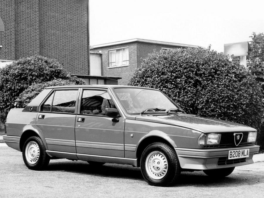  Alfa Romeo Giulietta (116) 1983 года  (UK) (фото 2 из 2)